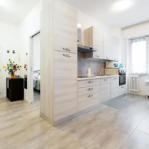  Appartamento Renovated Flat Subway Yellow Line Italia